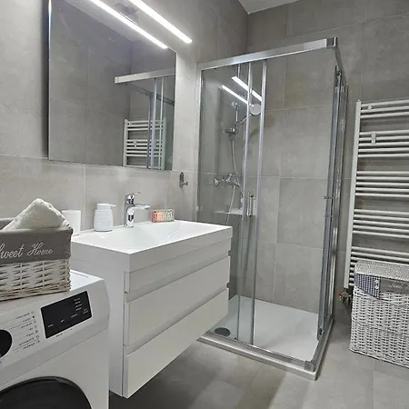 Apartman *